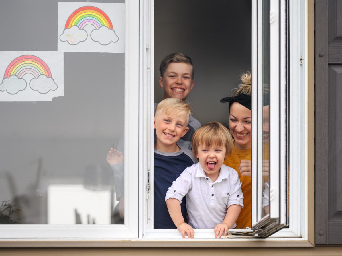 A smile can be socially&nbsp;distanced